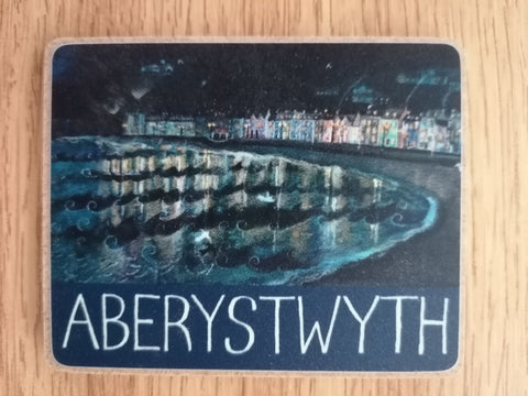Magned - ‘Aberystwyth gyda'r nos’ gan Lizzie Spikes