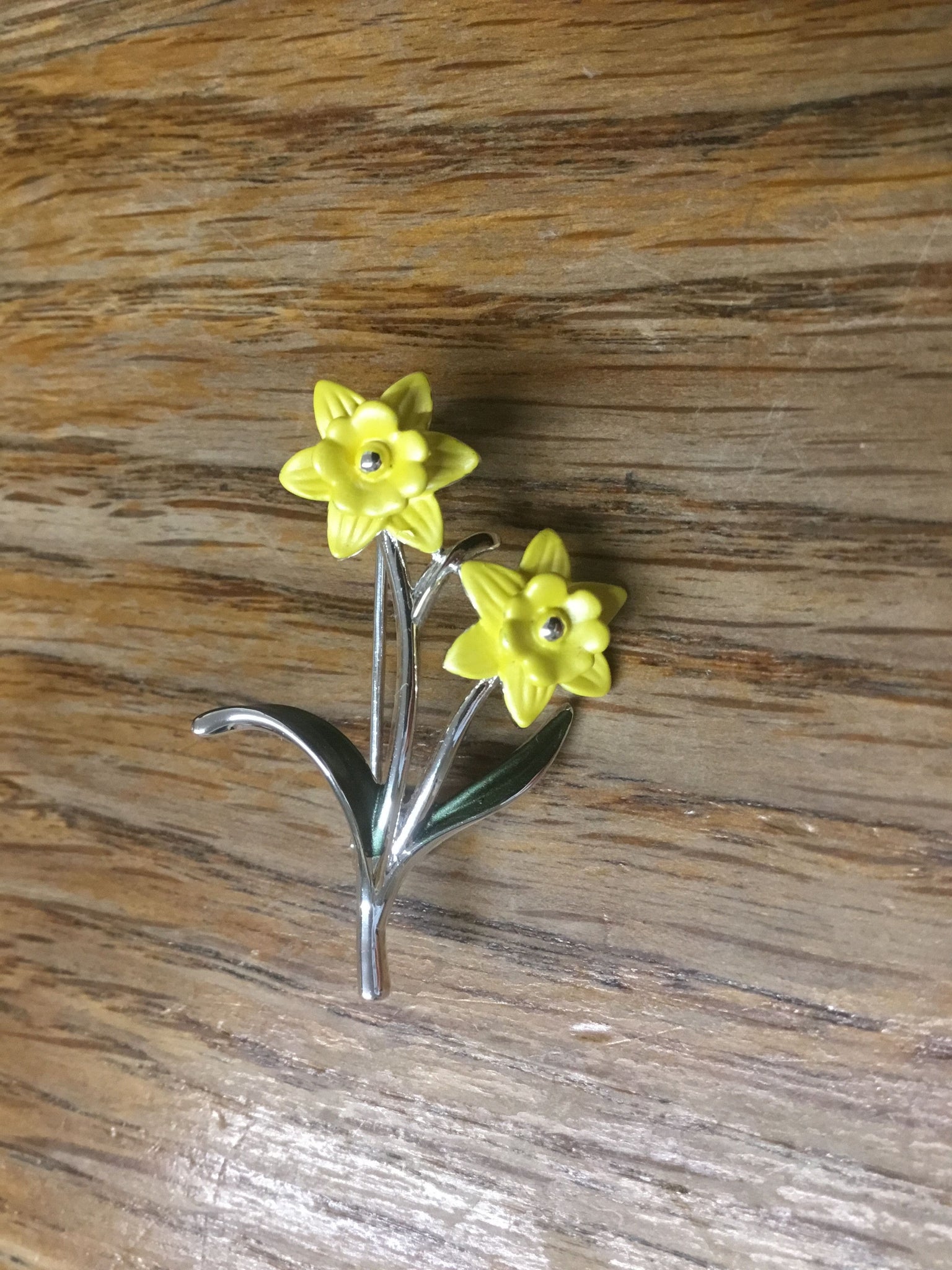 Broets tusw Cennin Pedr- Daffodil Spray Brooch