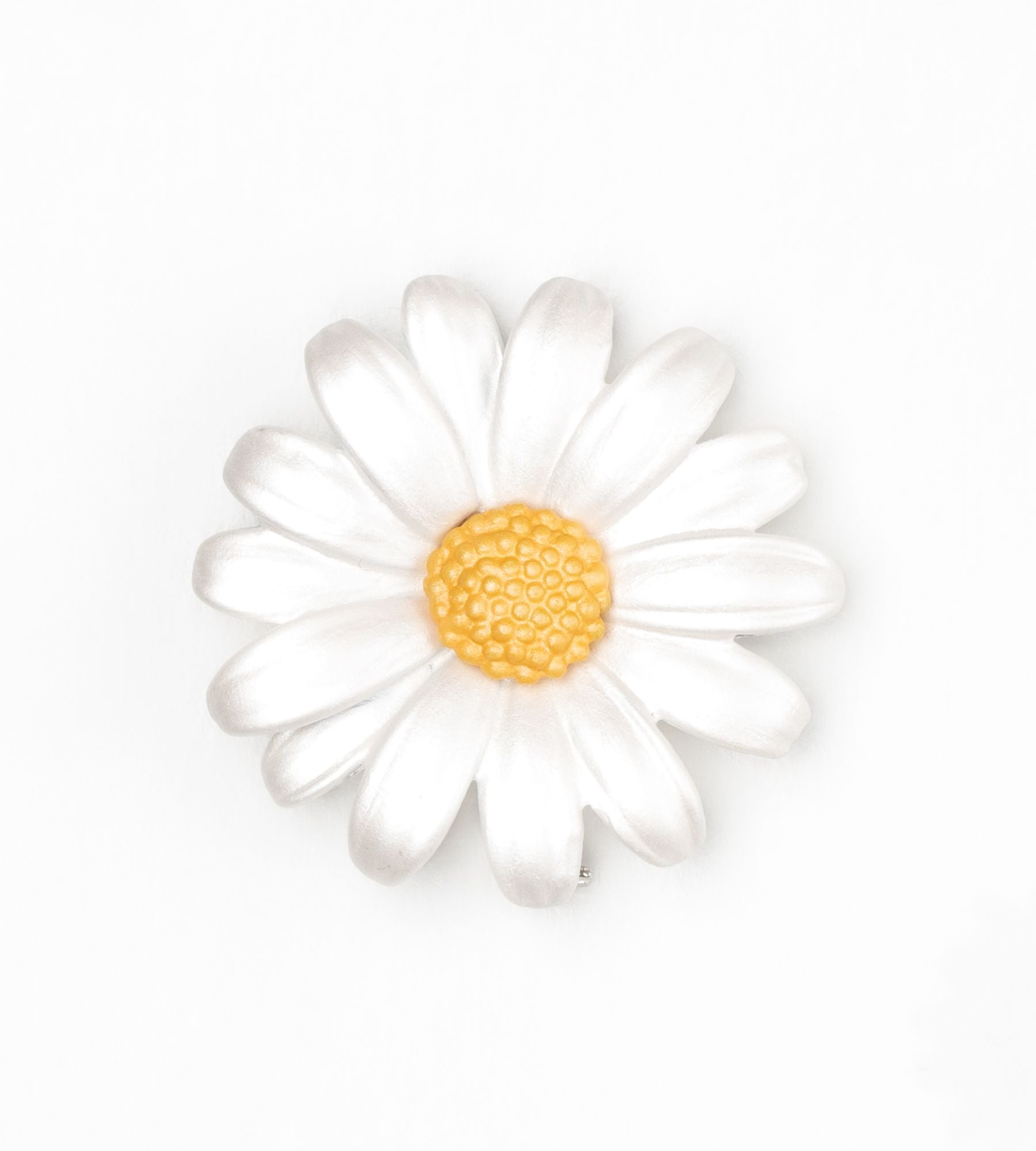 Enamel daisy brooch (medium)